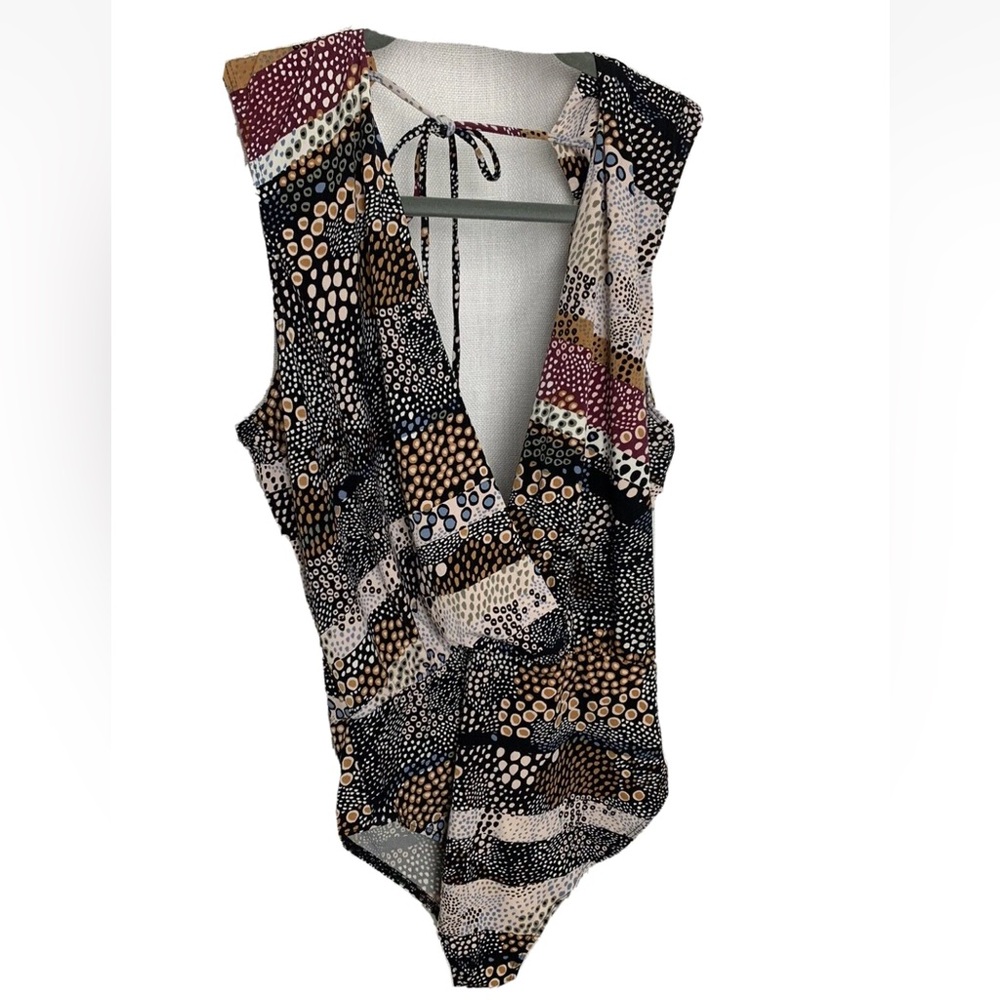 BCBGeneration Multicolor Patterned Top - Picture 7 of 9